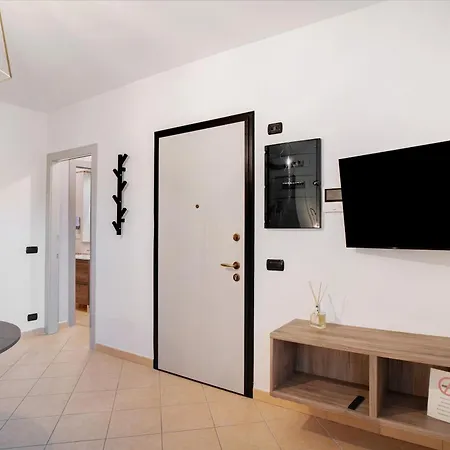 La Renee Apartment